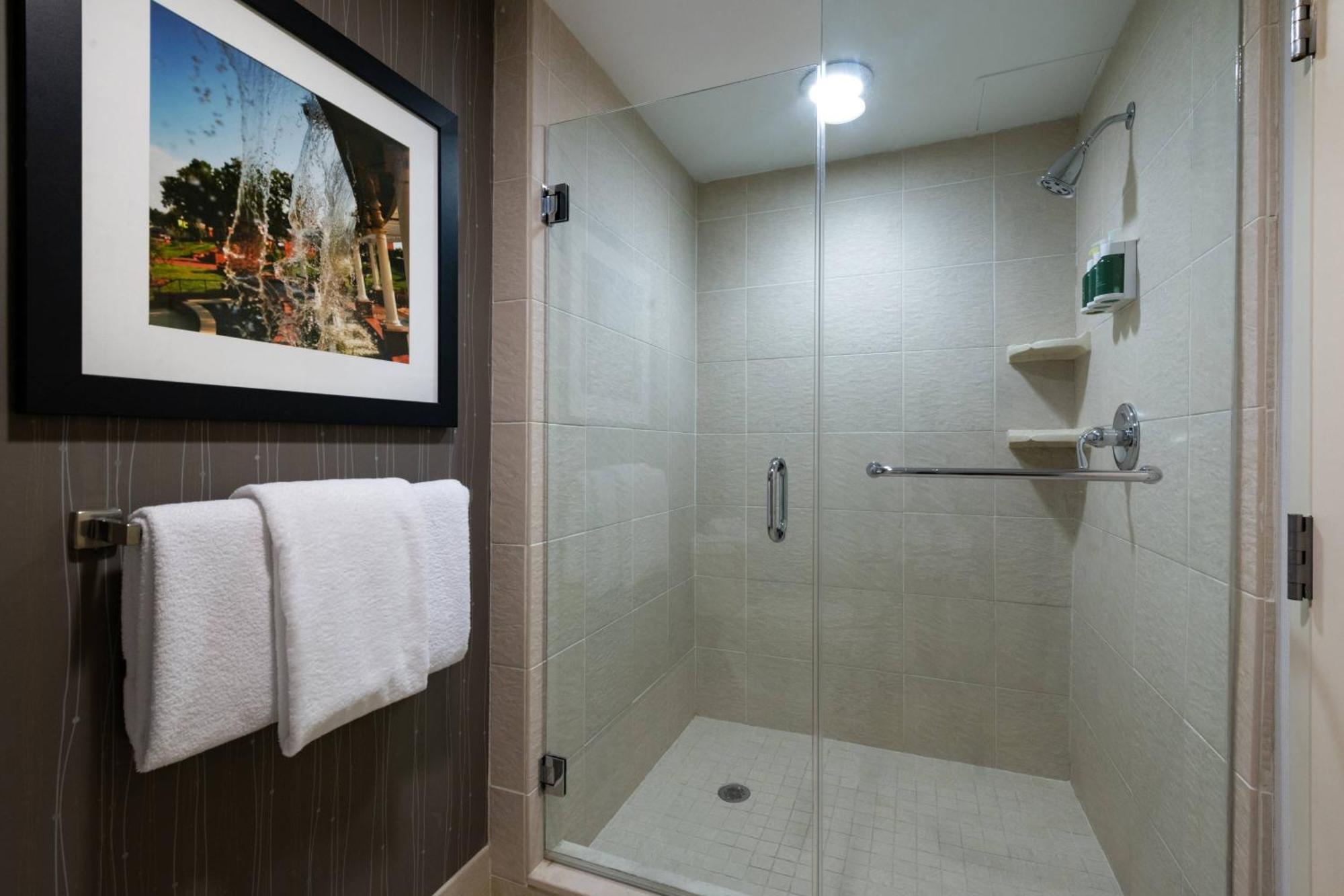 Courtyard High Point Hotel Luaran gambar