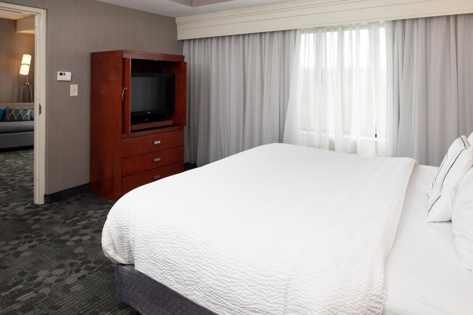 Courtyard High Point Hotel Luaran gambar
