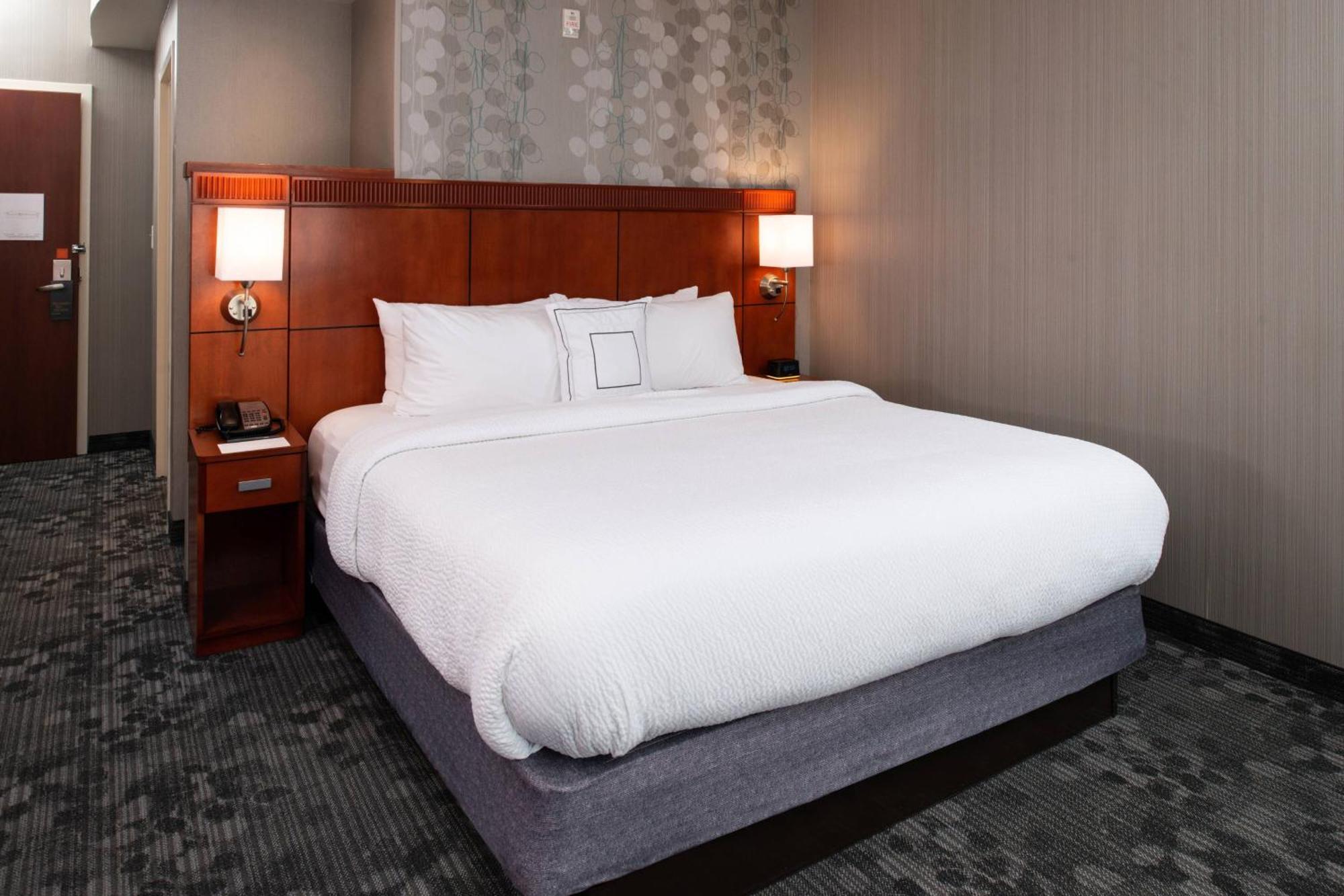 Courtyard High Point Hotel Luaran gambar