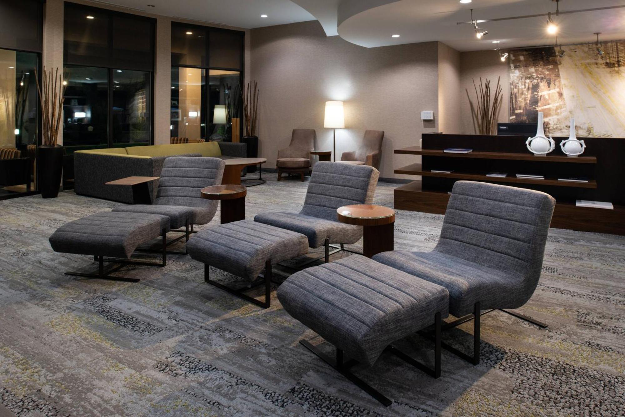 Courtyard High Point Hotel Luaran gambar
