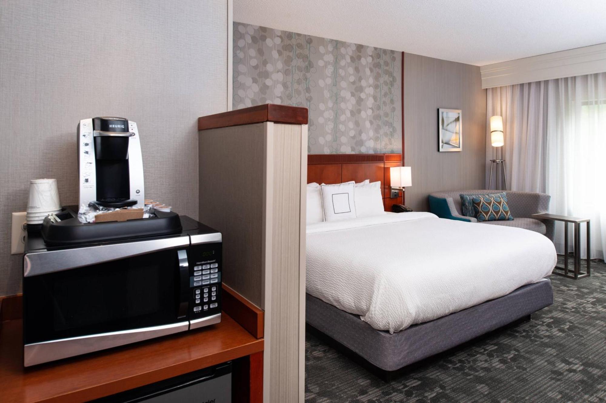 Courtyard High Point Hotel Luaran gambar