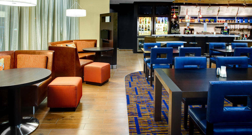 Courtyard High Point Hotel Luaran gambar